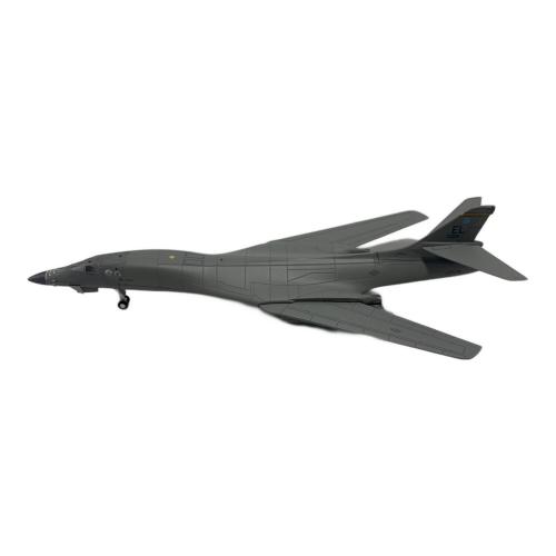 herpa (ヘルパ) "Alien with an Attitude" 86-0108 B-1B アメリカ空軍 エルスワース空軍基地 37爆撃飛行隊 1/200スケール
