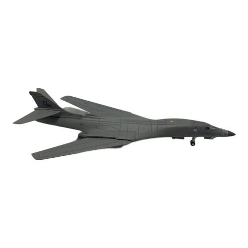herpa (ヘルパ) "Alien with an Attitude" 86-0108 B-1B アメリカ空軍 エルスワース空軍基地 37爆撃飛行隊 1/200スケール
