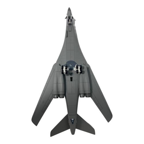 herpa (ヘルパ) "Alien with an Attitude" 86-0108 B-1B アメリカ空軍 エルスワース空軍基地 37爆撃飛行隊 1/200スケール