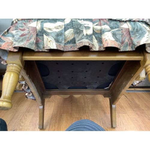 キツツキ 一人掛けアームチェア ブラウン