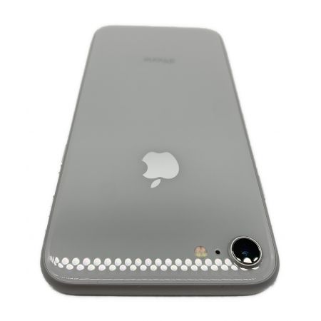 Apple (アップル) iPhone8 64GBau MQ792J/A au(SIMロック解除済) iOS バッテリー:Bランク(87%) 程度:Bランク ○ サインアウト確認済 352996099663018