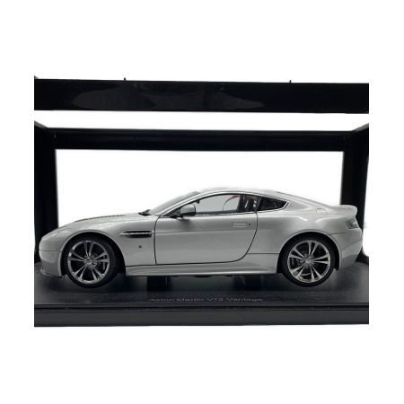 AUTOart (オートアート) モデルカー 1/18 Aston Martin V12 Vantage