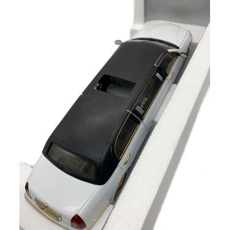 SUNSTAR (サンスタ) ダイキャストカー 1/18スケール リムジン2000