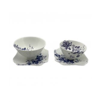 Wedgwood (ウェッジウッド) 夫婦茶碗＆スモールプレートセット  ストロベリーブルーム インディゴ 2Pセット