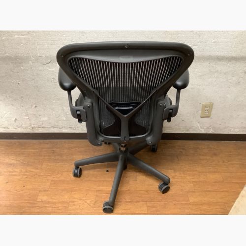 Herman Miller (ハーマンミラー) アーロンチェア ブラック ポスチャーフィットフル装備 グラファイトベース Aサイズ 1人掛け クラシック