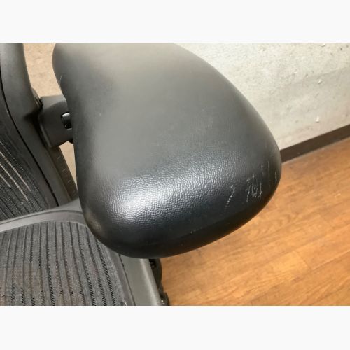 Herman Miller (ハーマンミラー) アーロンチェア ブラック ポスチャーフィットフル装備 グラファイトベース Aサイズ 1人掛け クラシック