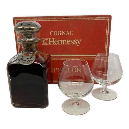 ヘネシー (Hennessy) コニャック ※保管ヨゴレ有 LIBRARY DECANTER 700ml グラス付 ナポレオン 未開封