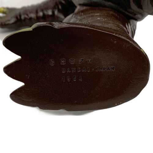 ウルトラ怪獣シリーズ (ウルトラカイジュウシリーズ) ソフビフィギュア 足裏1984 BANDAI JAPAN ゴモラ