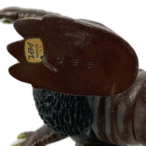 ウルトラ怪獣シリーズ (ウルトラカイジュウシリーズ) ソフビフィギュア 足裏1984 BANDAI JAPAN ゴモラ