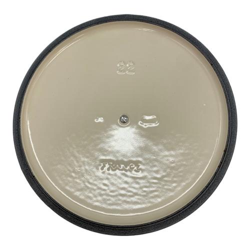 LE CREUSET (ルクルーゼ) 両手鍋 SIZE 22 ナツメグ ココット・オーバル 未使用品