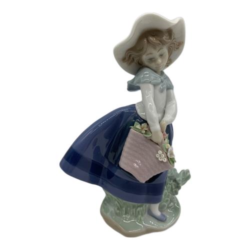 LLADRO (リヤドロ) フィギュリン きれいな花ばかり 5222