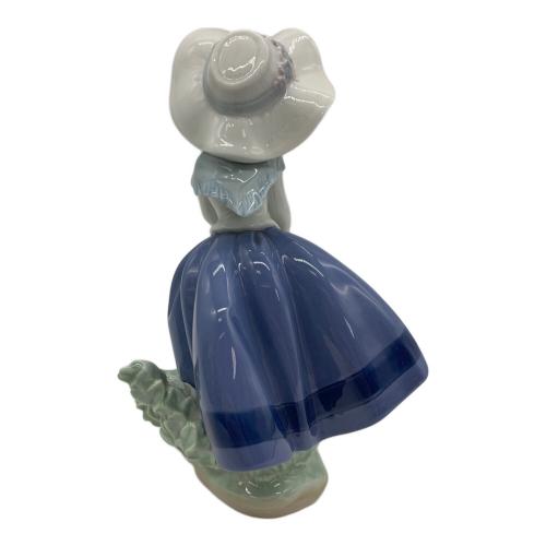 LLADRO (リヤドロ) フィギュリン きれいな花ばかり 5222
