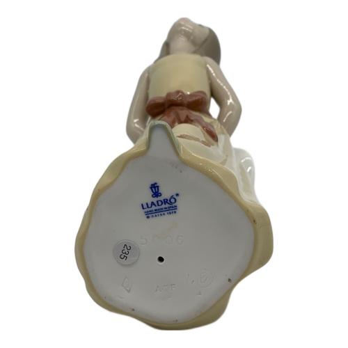 LLADRO (リヤドロ) フィギュリン 5006 いたずらな少女