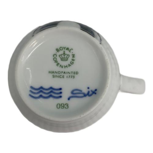 ROYAL COPENHAGEN (ロイヤル・コペンハーゲン) カップ&ソーサー ブラックフルーテッド・メガ