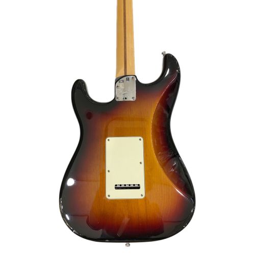 FENDER USA (フェンダーＵＳＡ) エレキギター サンバースト American Deluxe Stratocaster N3 ストラトキャスター やや順反り有 2012年製 US12076330