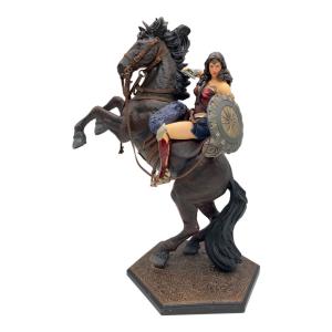 ワンダーウーマンDX 1/10 フィギュア 箱無 右後ろ脚補修跡有