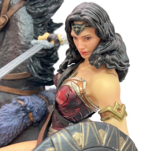 ワンダーウーマンDX 1/10 フィギュア 箱無 右後ろ脚補修跡有