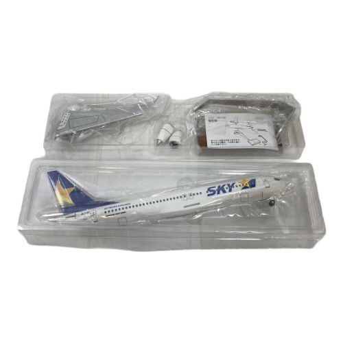 模型 SKYMARK AIRLINES 1/130 JA73NE