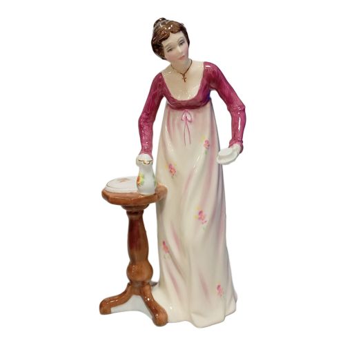 ROYAL DOULTON (ロイヤルドルトン) 置物 Elizabeth Bennet