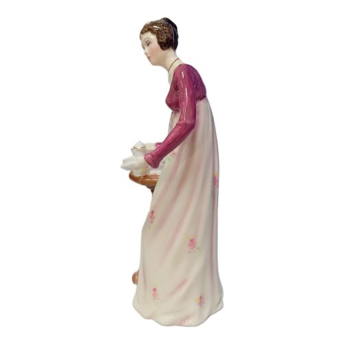 ROYAL DOULTON (ロイヤルドルトン) 置物 Elizabeth Bennet