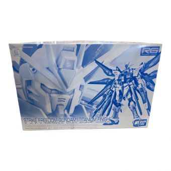 BANDAI (バンダイ) ガンプラ RG 1/144 ストライクフリーダムガンダム チタニウムフィニッシュ