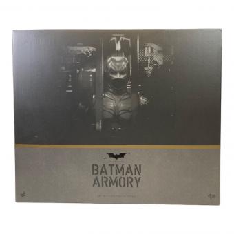 Movie Masterpiece (ムービーマスターピース) フィギュア 1/6 Scale Fully Poseable Figure: Dark Knight - Batman Armory