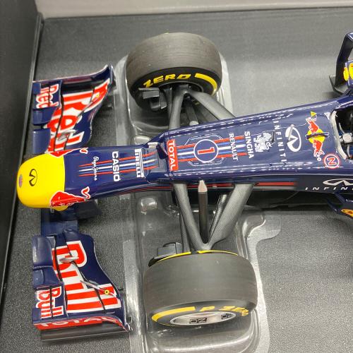 MINICHAMPS (ミニチャンプス) ダイキャストカー Red Bull Racing Renault RB8 Sebastian vettel 2012 1:18