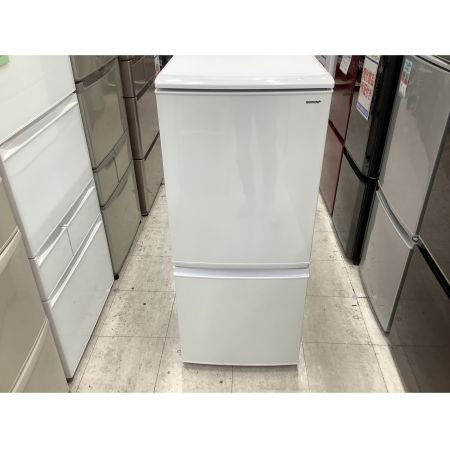 SHARP (シャープ) 2ドア冷蔵庫 SJ-DA14D 2018年製 137L 正面凹み、冷凍庫扉剥がれ有