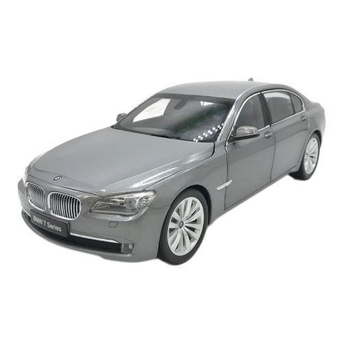 KYOSHO ORIGINAL DIE CAST モデルカー 1:18スケール BMW 750Li (F02) 7シリーズ