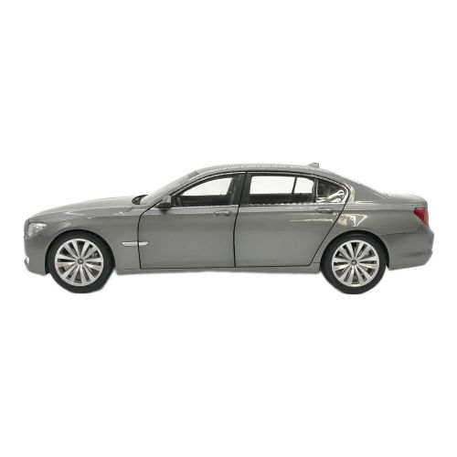 KYOSHO ORIGINAL DIE CAST モデルカー 1:18スケール BMW 750Li (F02) 7シリーズ