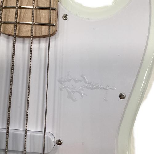 Squier by FENDER (スクワイア) エレキベース BRONCO BASS