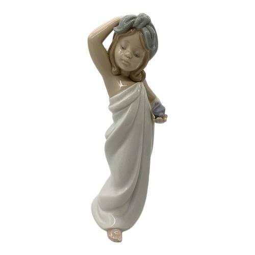 LLADRO (リヤドロ) フィギュリン バスタイム 親指欠損有