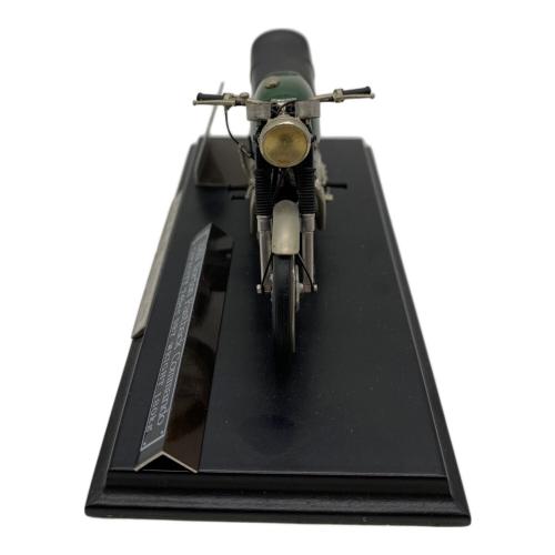 モデルバイク 1969 Norton Fastback Commando 750