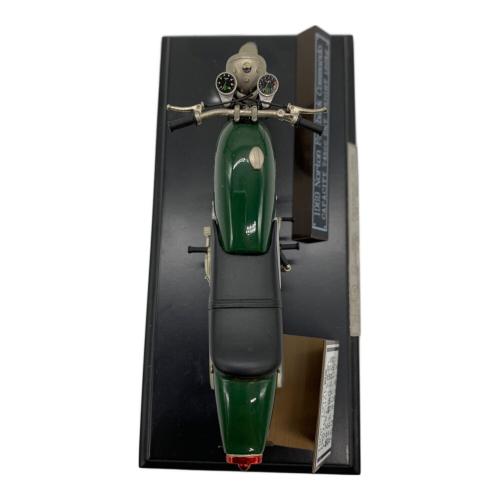 モデルバイク 1969 Norton Fastback Commando 750