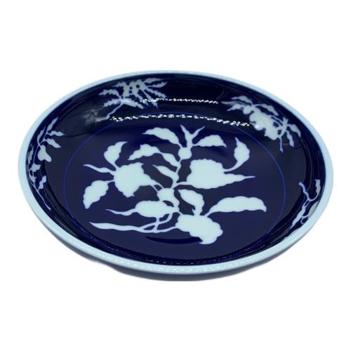 深川製磁 (フカガワセイジ) 盛鉢 草花折枝白抜紋