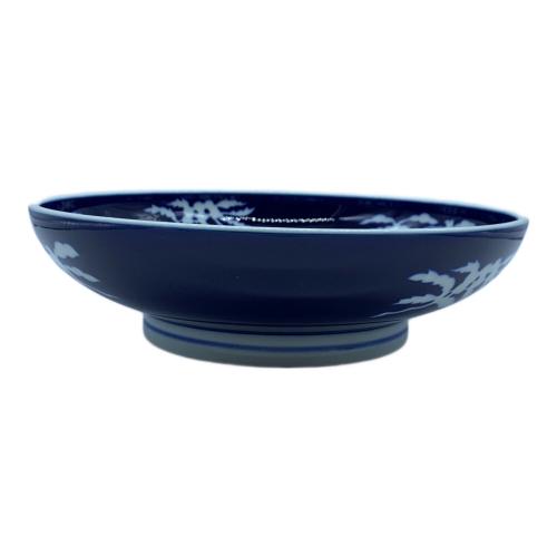 深川製磁 (フカガワセイジ) 盛鉢 草花折枝白抜紋