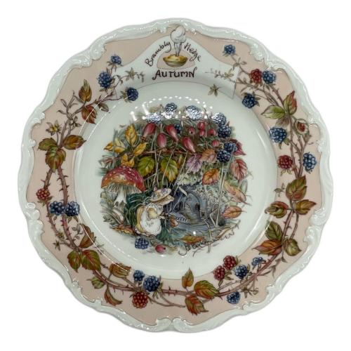 ROYAL DOULTON (ロイヤルドルトン) ラウンドプレートセット 4枚セット