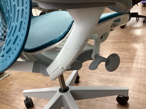 Herman Miller (ハーマンミラー) チェア ミラ2 グリーン×ホワイト