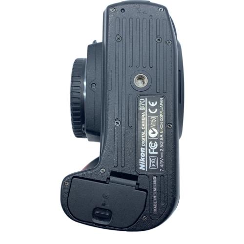 Nikon (ニコン) 一眼レフカメラ D70