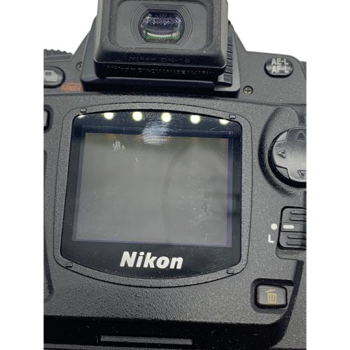 Nikon (ニコン) 一眼レフカメラ D70