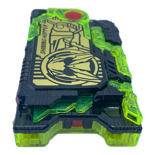 仮面ライダーゼロワン (カメンライダーゼロワン) superbest DX シャイニングホッパー&アサルトウルフプログライズキー 仮面ライダー