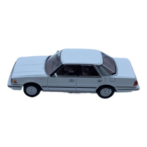 TOMY (トミー) トヨタクラウン ハードトップ 3.0 ロイヤルサルーンG 85年式 トミカ LV-N199c トミカリミテッドヴィンテージネオ