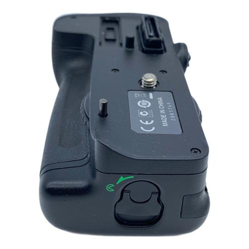 Nikon (ニコン) デジタル一眼レフカメラ D7000 マルチパワーバッテリーパック(MB-D11)