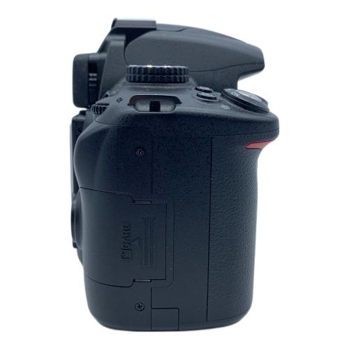 Nikon (ニコン) 一眼レフカメラ D5000