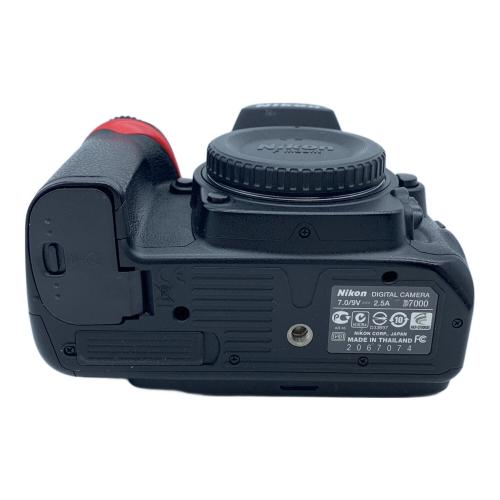 Nikon (ニコン) デジタル一眼レフカメラ D7000 ボディーのみ