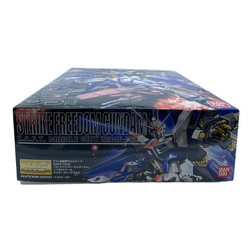 BANDAI (バンダイ) MG 1/100 ZGMF-X20A ストライクフリーダムガンダム ガンプラ