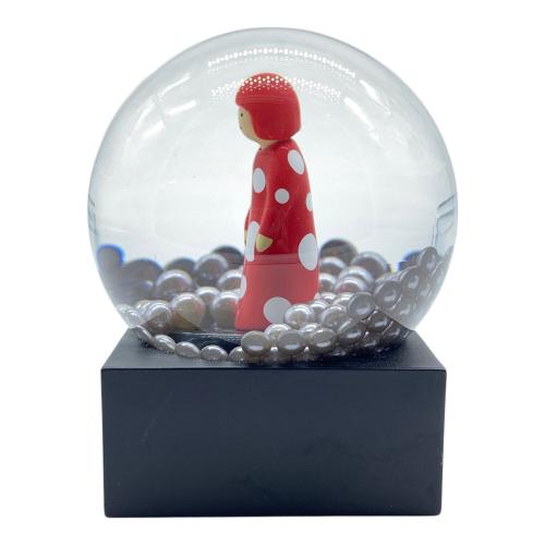 yayoi kusama (ヤヨイクサマ) スノードーム