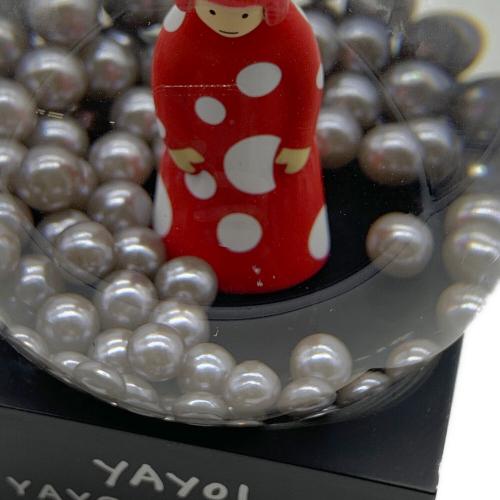 yayoi kusama (ヤヨイクサマ) スノードーム