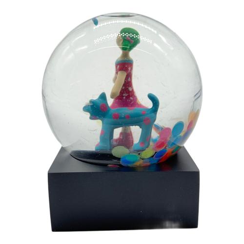 yayoi kusama (ヤヨイクサマ) スノードーム