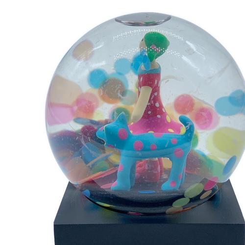 yayoi kusama (ヤヨイクサマ) スノードーム